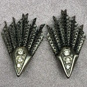 Vintage Silver Toned Climber Clip on Earrings